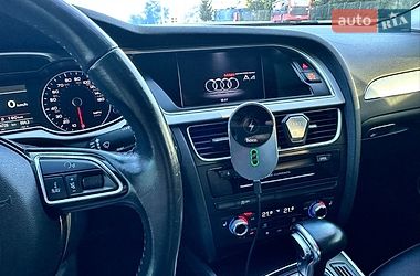 Седан Audi A4 2016 в Чернівцях