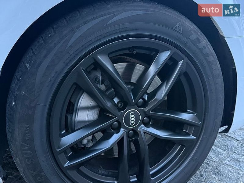 Седан Audi A4 2017 в Днепре