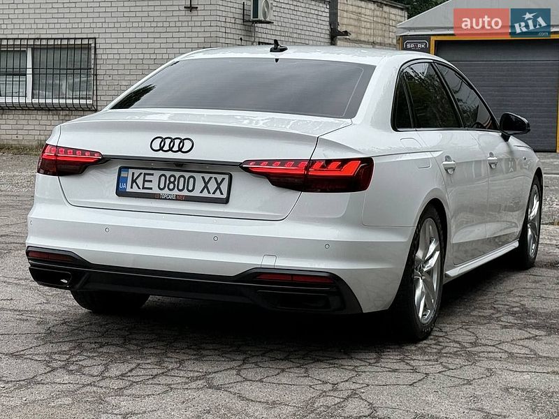 Седан Audi A4 2022 в Днепре