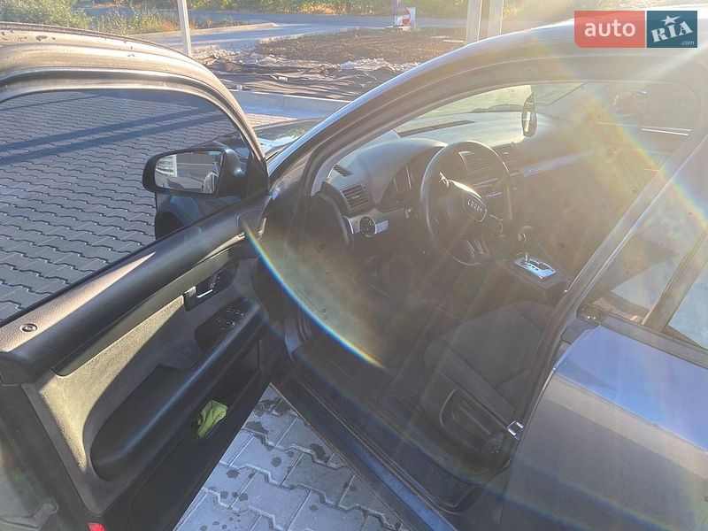Седан Audi A4 2002 в Одессе