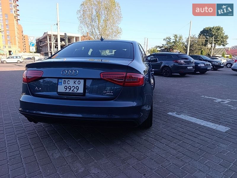 Седан Audi A4 2014 в Львові