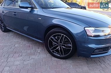 Седан Audi A4 2014 в Львові