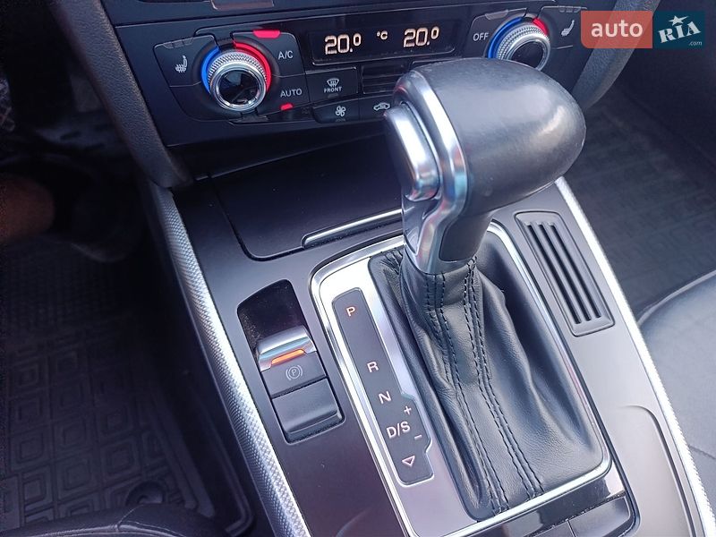 Седан Audi A4 2014 в Львові