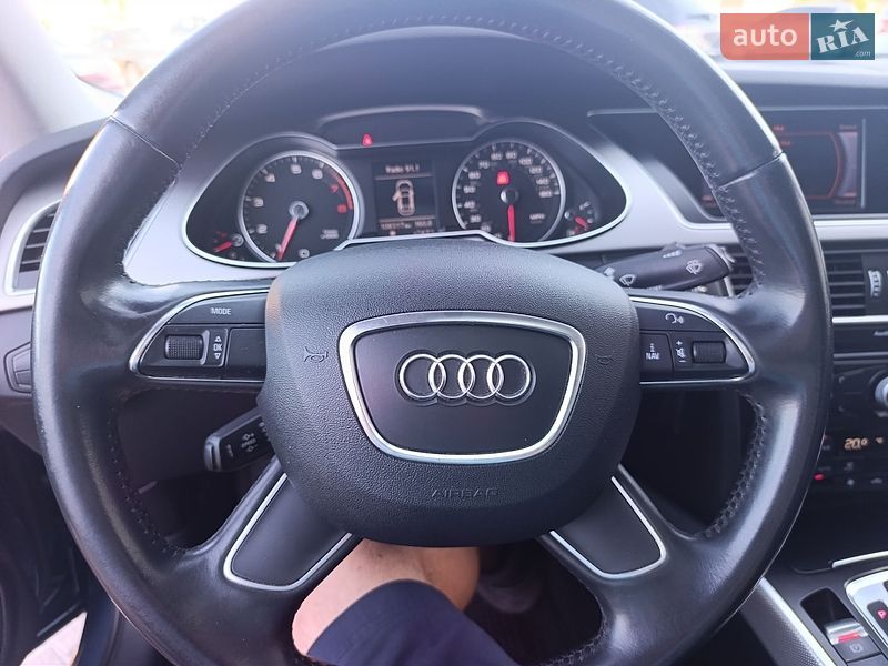 Седан Audi A4 2014 в Львові