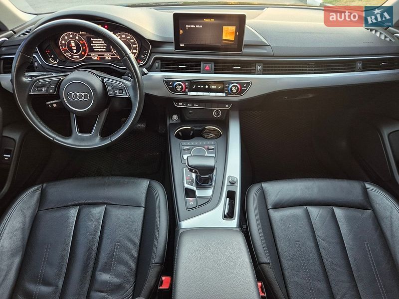 Седан Audi A4 2018 в Харкові