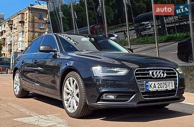 Седан Audi A4 2014 в Киеве