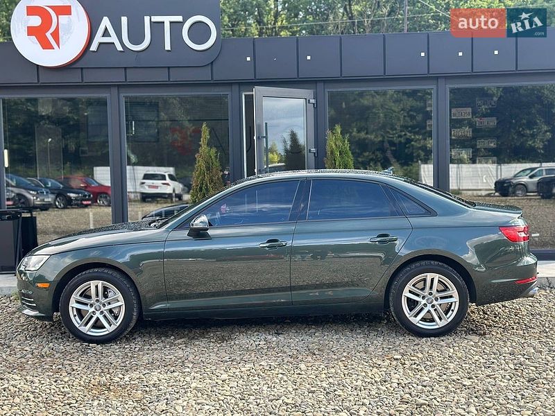 Седан Audi A4 2016 в Львове
