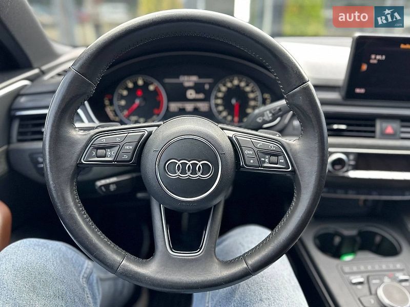 Седан Audi A4 2016 в Львове