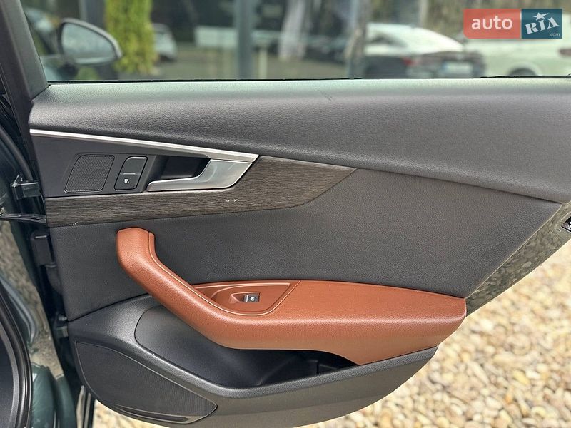 Седан Audi A4 2016 в Львове