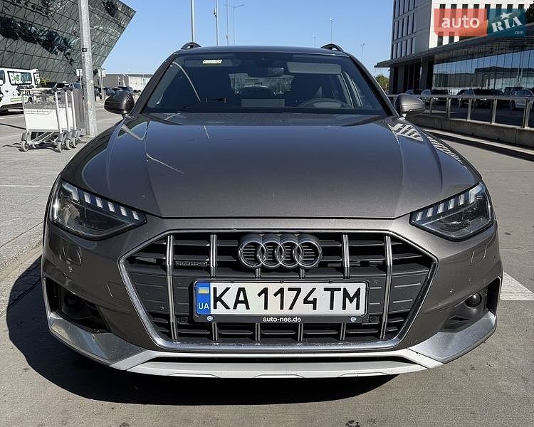 Универсал Audi A4 2021 в Киеве