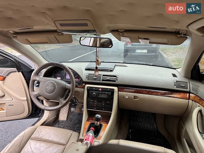 Седан Audi A4 2000 в Звягелі