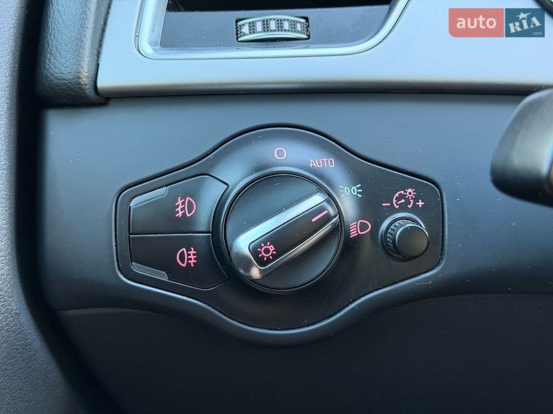 Седан Audi A4 2014 в Харькове