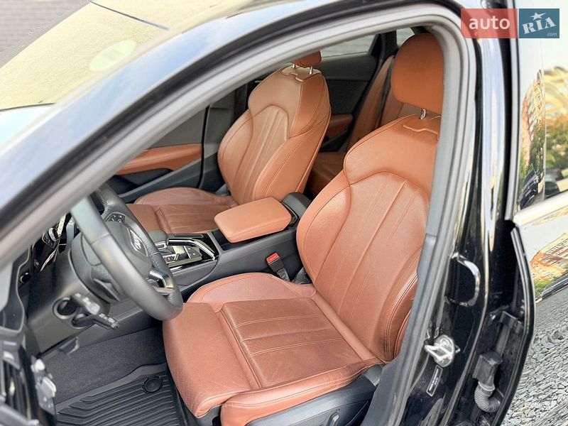 Седан Audi A4 2022 в Черновцах