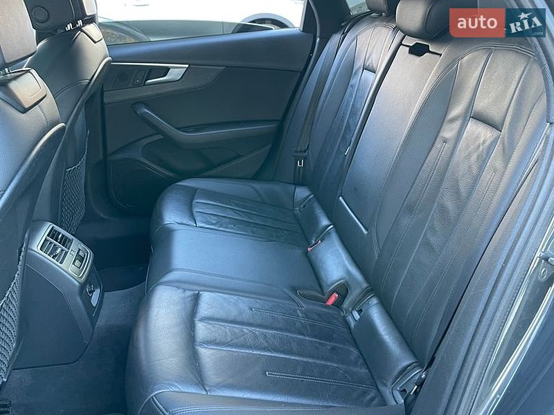 Седан Audi A4 2017 в Одессе