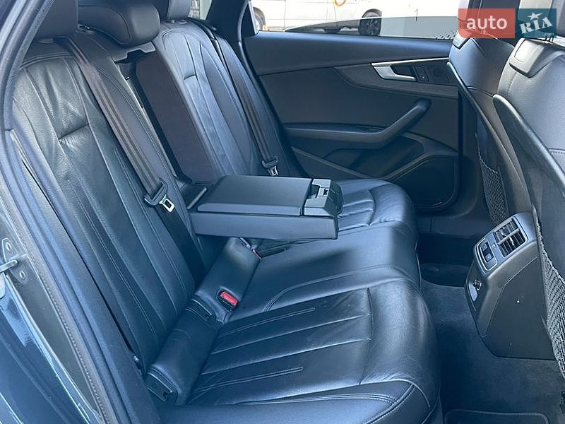 Седан Audi A4 2017 в Одессе