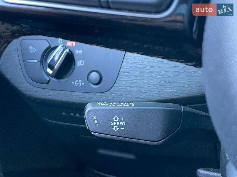 Седан Audi A4 2017 в Одессе
