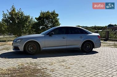 Седан Audi A4 2018 в Кропивницькому