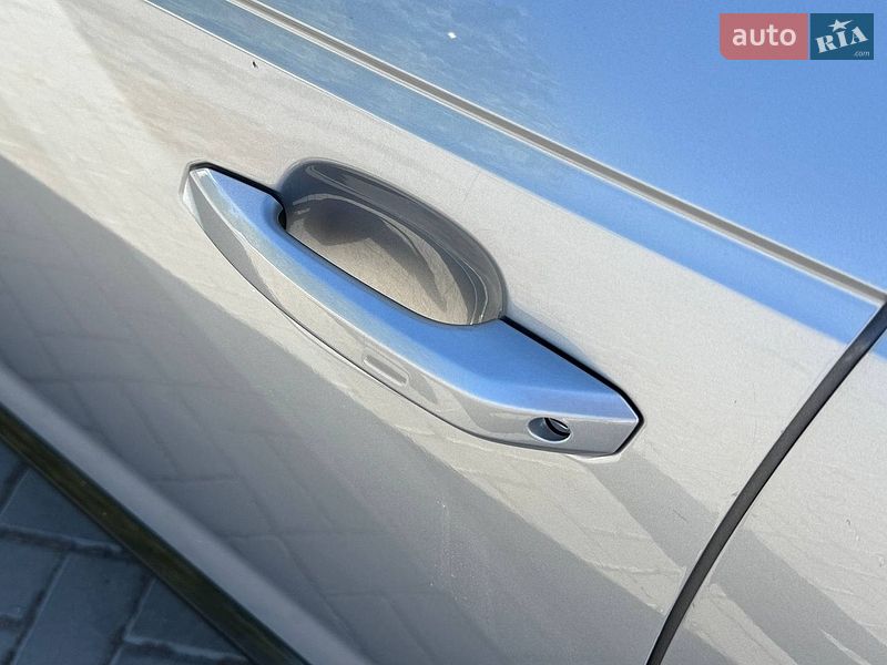 Седан Audi A4 2018 в Кропивницькому