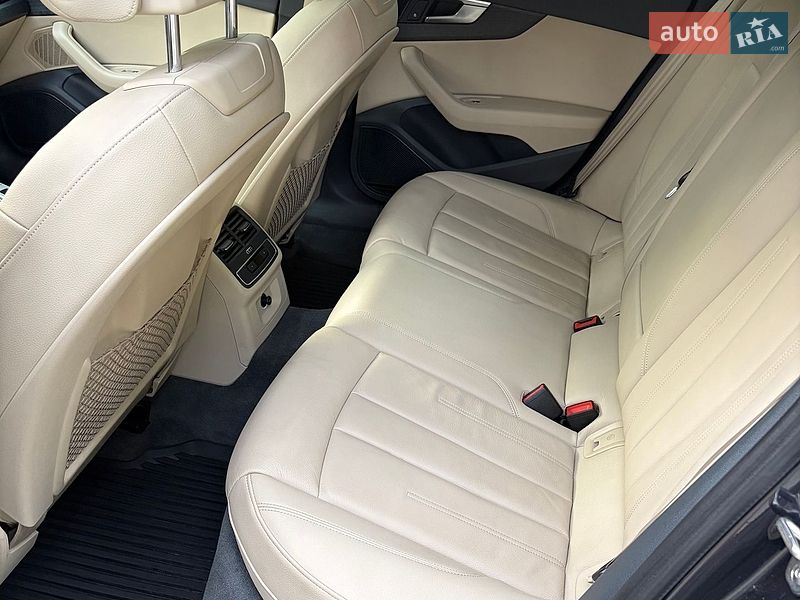 Седан Audi A4 2017 в Києві