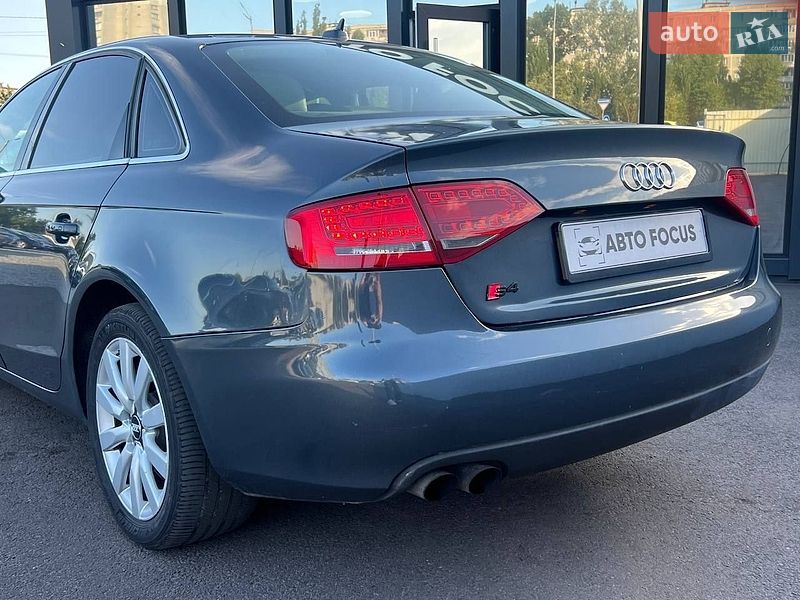 Седан Audi A4 2010 в Киеве