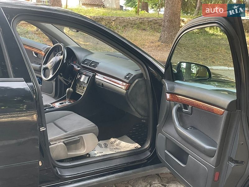 Седан Audi A4 2003 в Тульчине