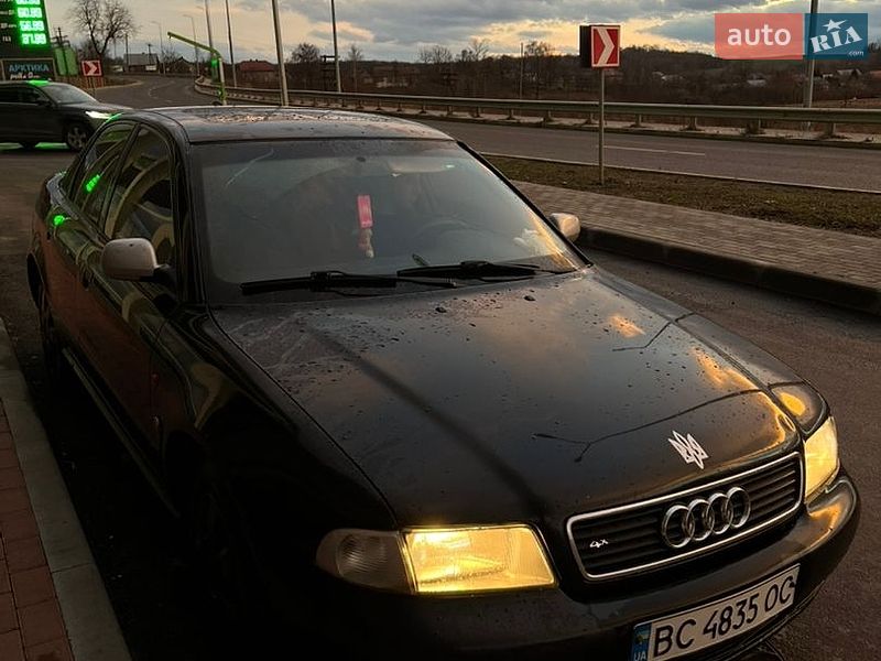 Седан Audi A4 1996 в Ходорове