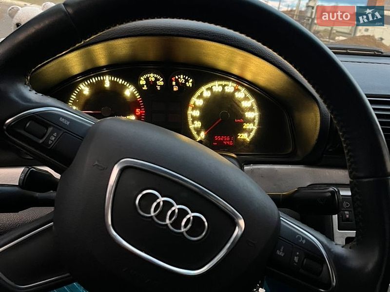 Седан Audi A4 1996 в Ходорове