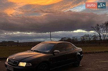 Седан Audi A4 1996 в Ходорове