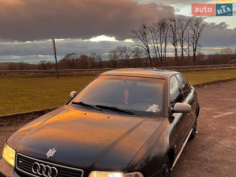 Седан Audi A4 1996 в Ходорове