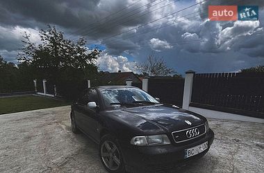 Седан Audi A4 1996 в Ходорове
