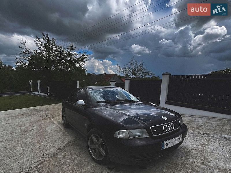 Седан Audi A4 1996 в Ходорове