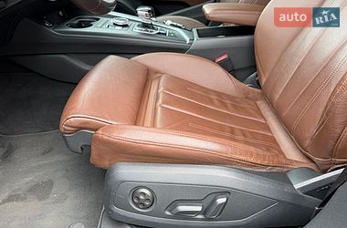 Седан Audi A4 2018 в Стрию