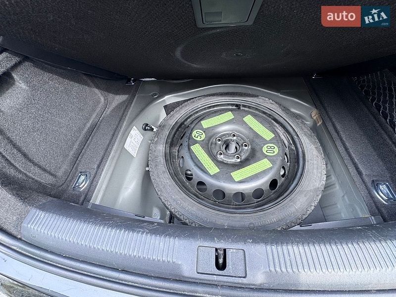 Седан Audi A4 2014 в Луцке