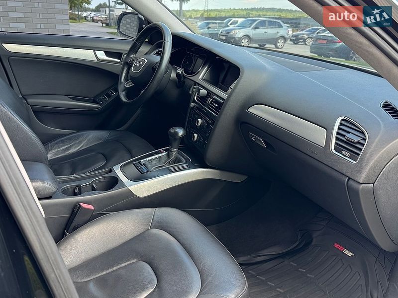 Седан Audi A4 2012 в Ірпені