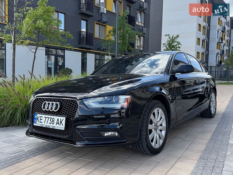 Седан Audi A4 2012 в Ірпені