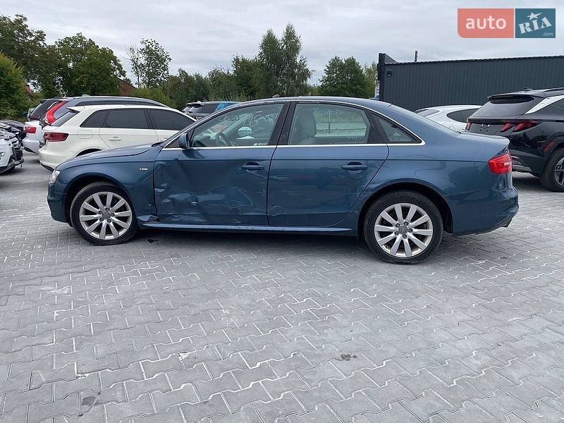 Седан Audi A4 2015 в Львові