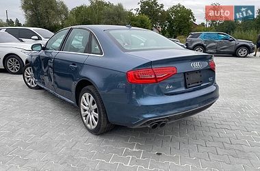 Седан Audi A4 2015 в Львові