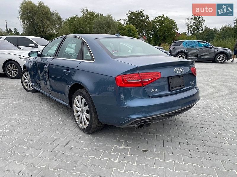 Седан Audi A4 2015 в Львові