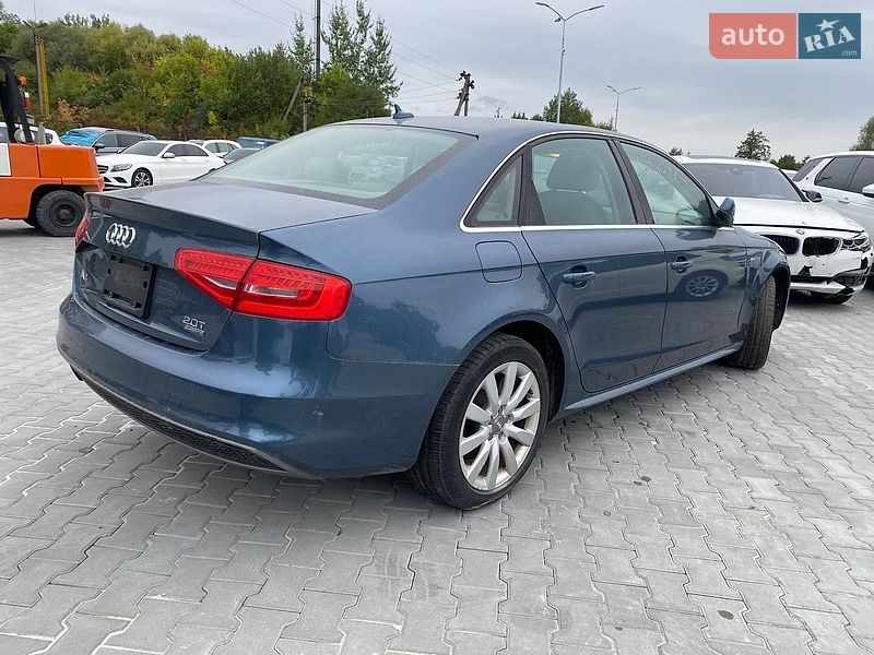Седан Audi A4 2015 в Львові