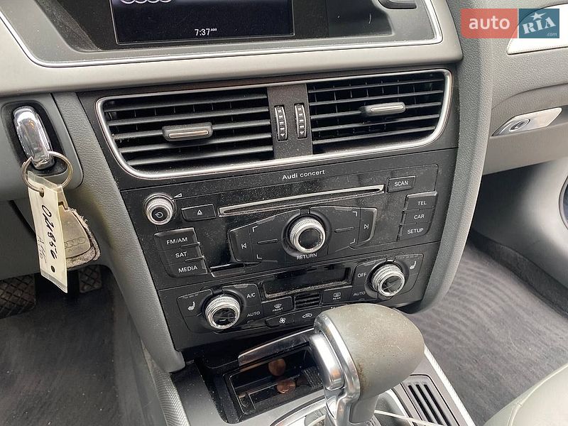 Седан Audi A4 2015 в Львові