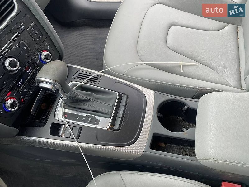 Седан Audi A4 2015 в Львові