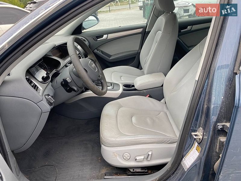 Седан Audi A4 2015 в Львові