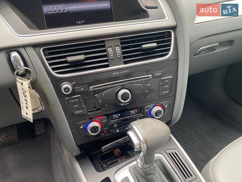 Седан Audi A4 2015 в Львові