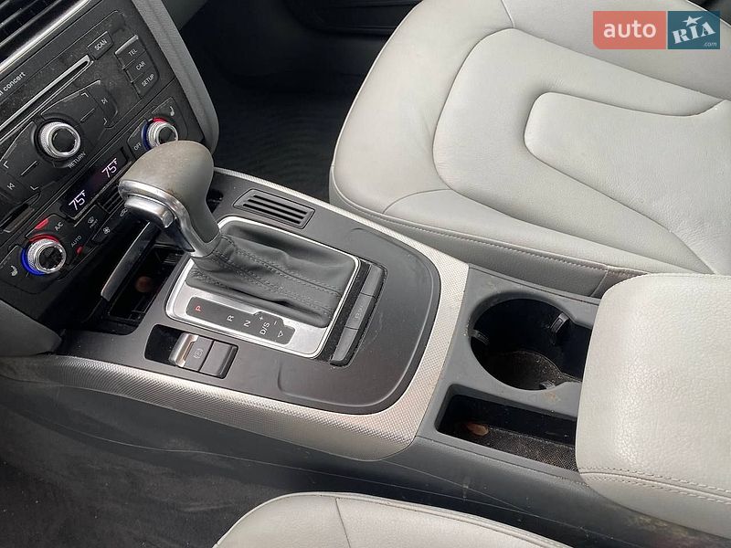 Седан Audi A4 2015 в Львові
