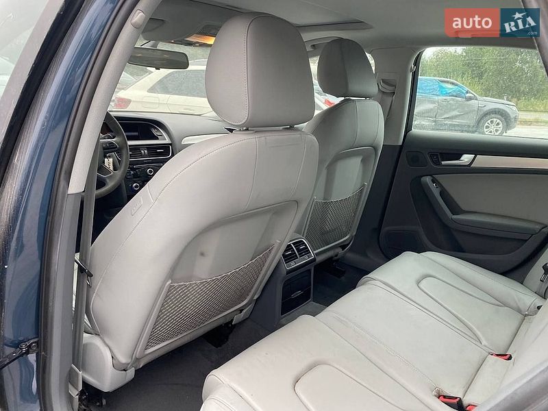Седан Audi A4 2015 в Львові