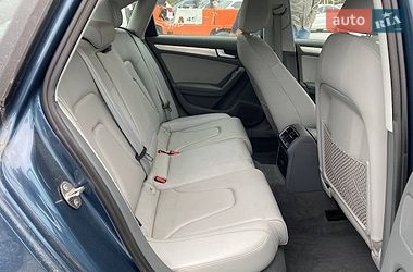 Седан Audi A4 2015 в Львові