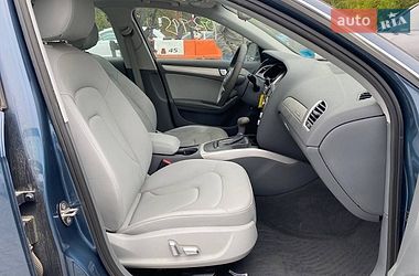 Седан Audi A4 2015 в Львові