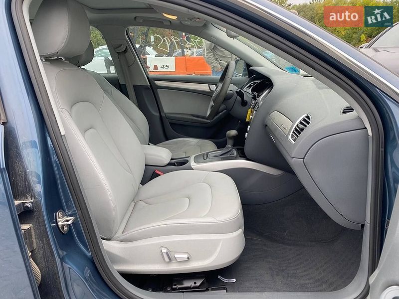 Седан Audi A4 2015 в Львові