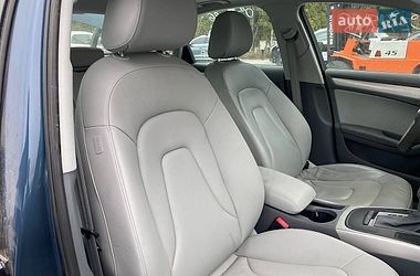 Седан Audi A4 2015 в Львові