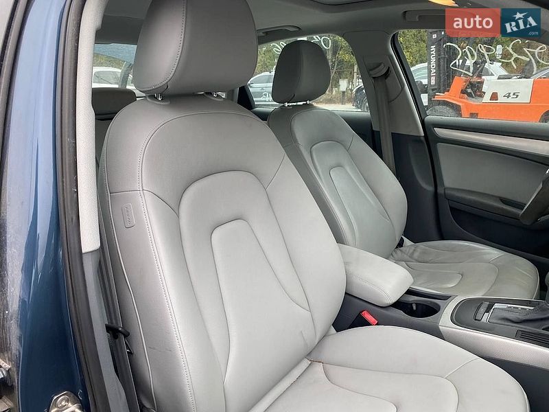 Седан Audi A4 2015 в Львові
